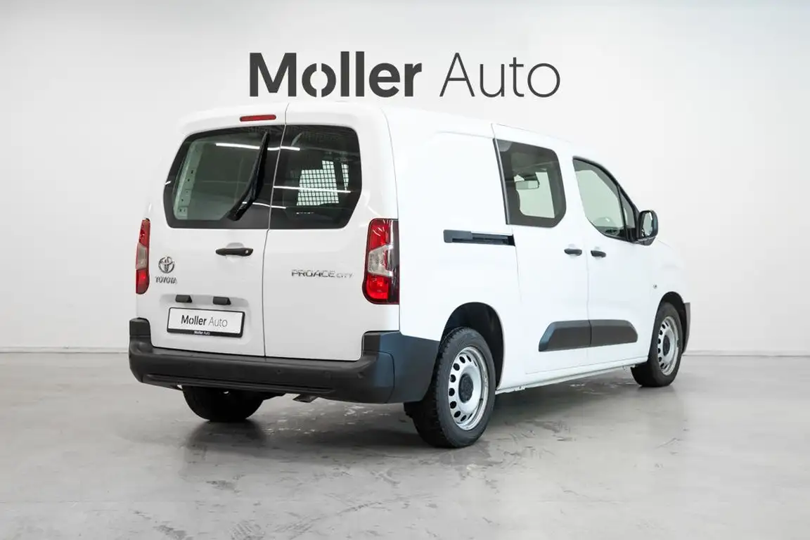 TOYOTA PROACE