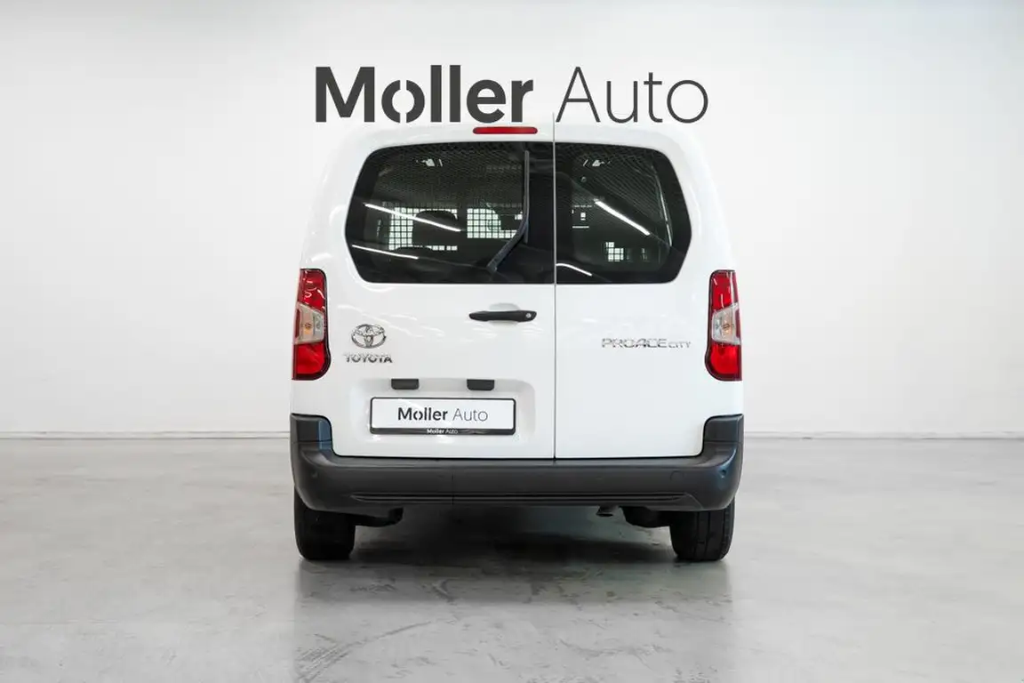 TOYOTA PROACE