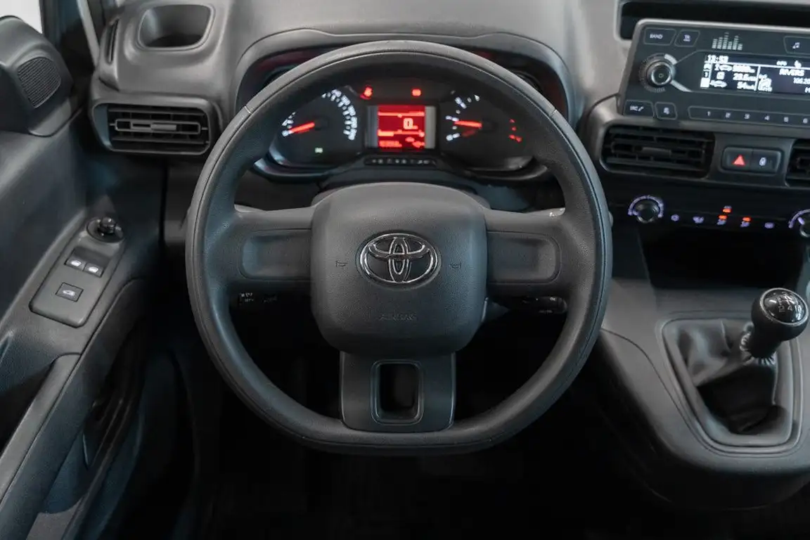 TOYOTA PROACE