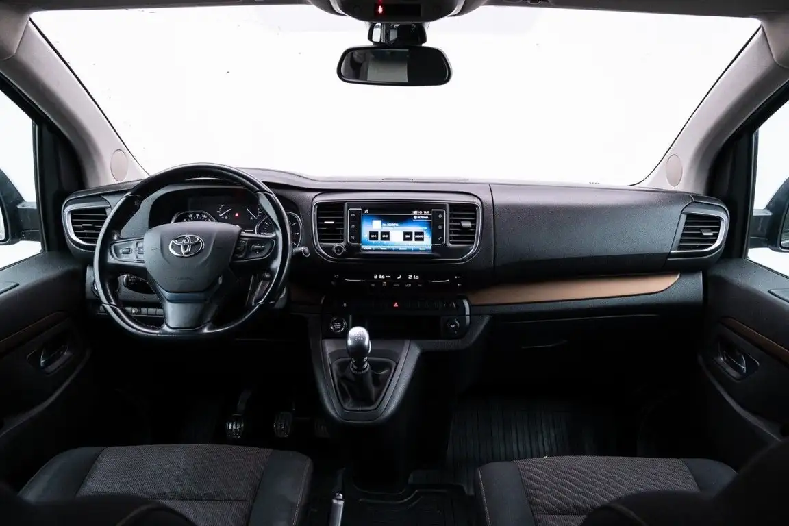 TOYOTA PROACE