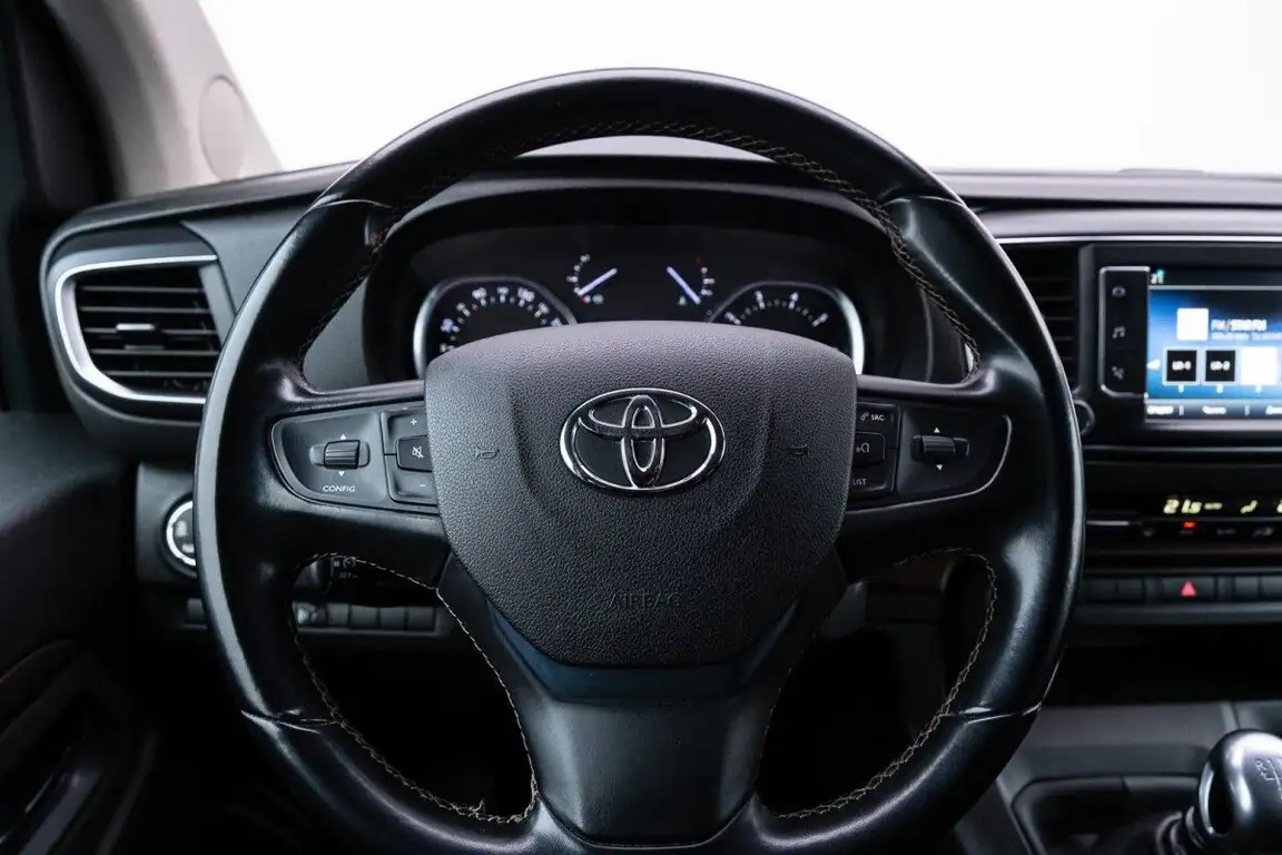 TOYOTA PROACE