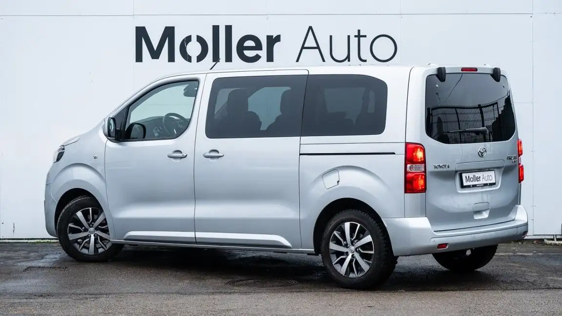 TOYOTA PROACE