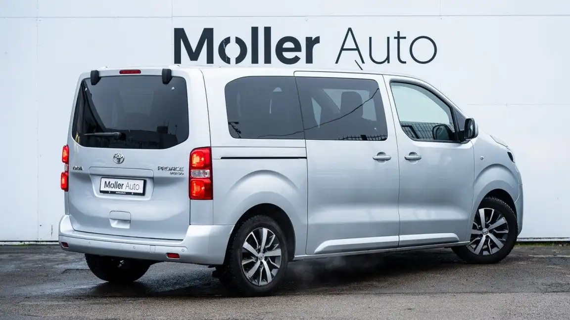 TOYOTA PROACE