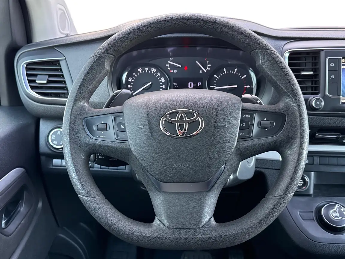 TOYOTA PROACE