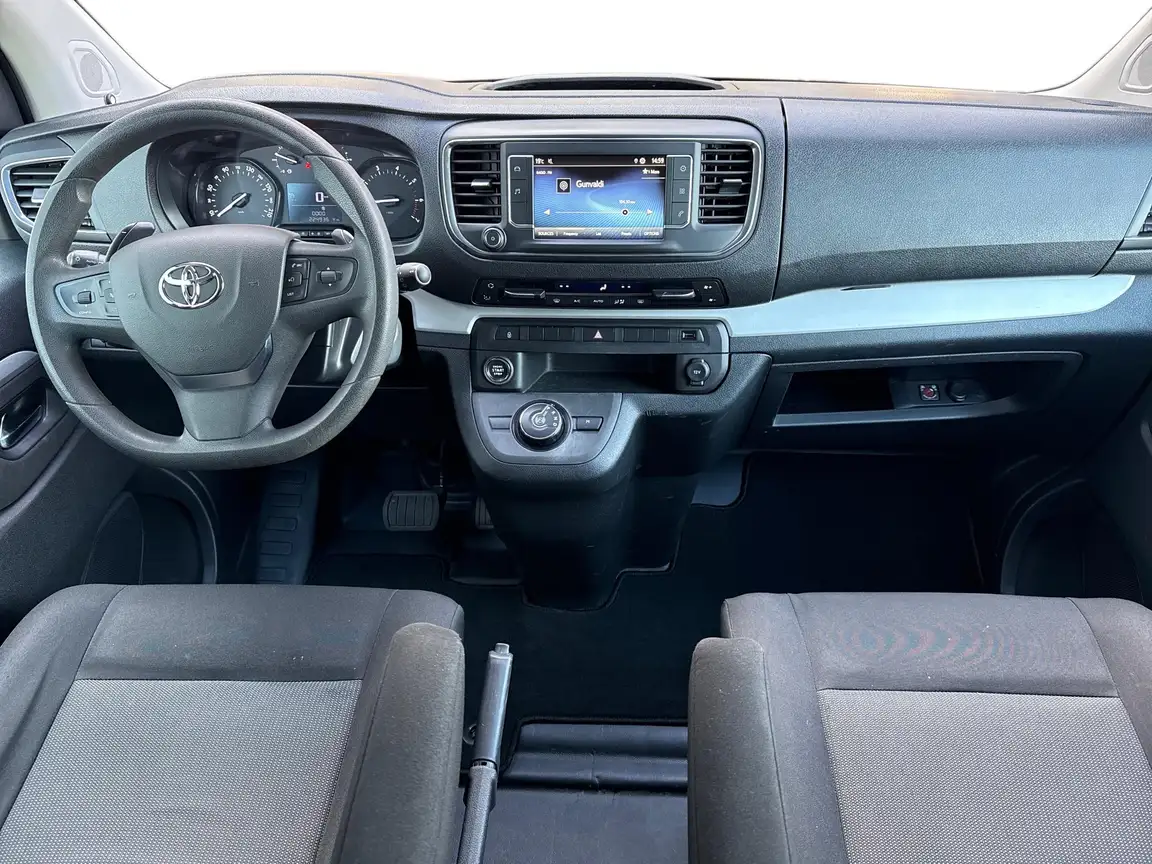 TOYOTA PROACE