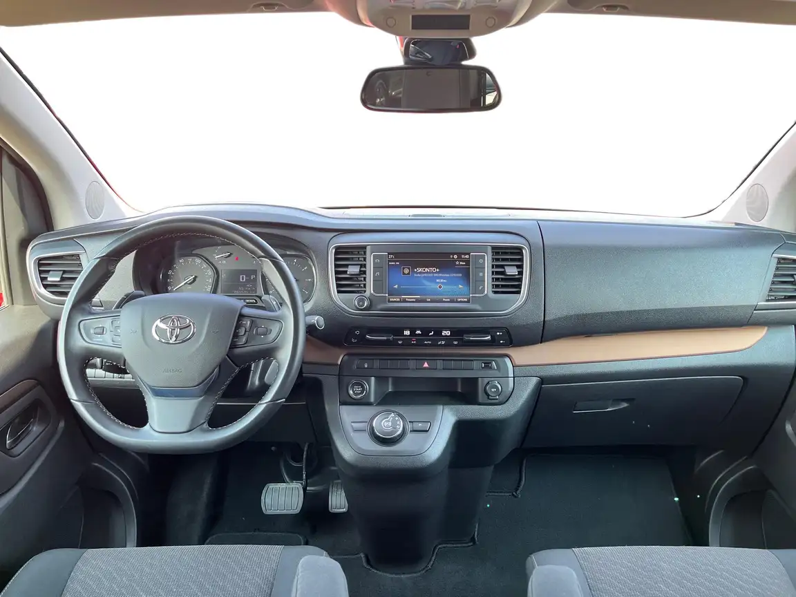 TOYOTA PROACE