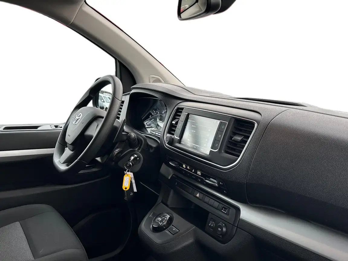 TOYOTA PROACE
