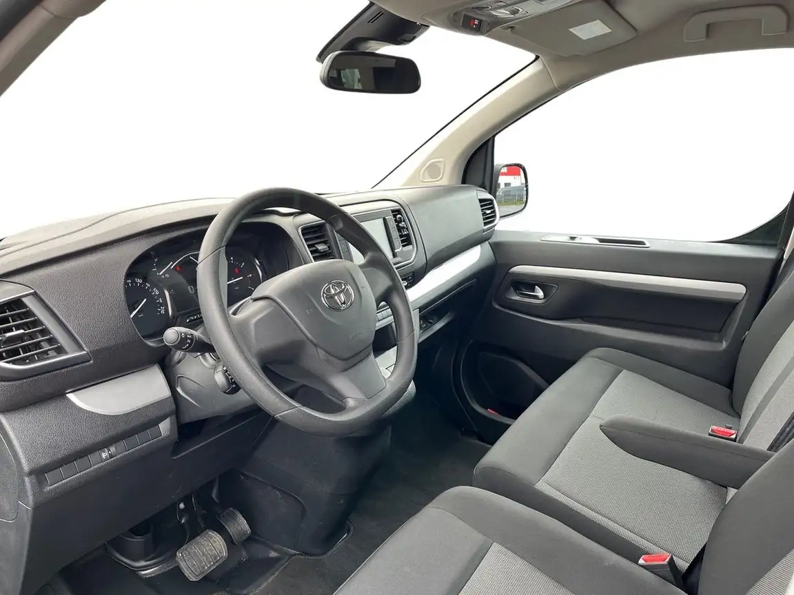 TOYOTA PROACE