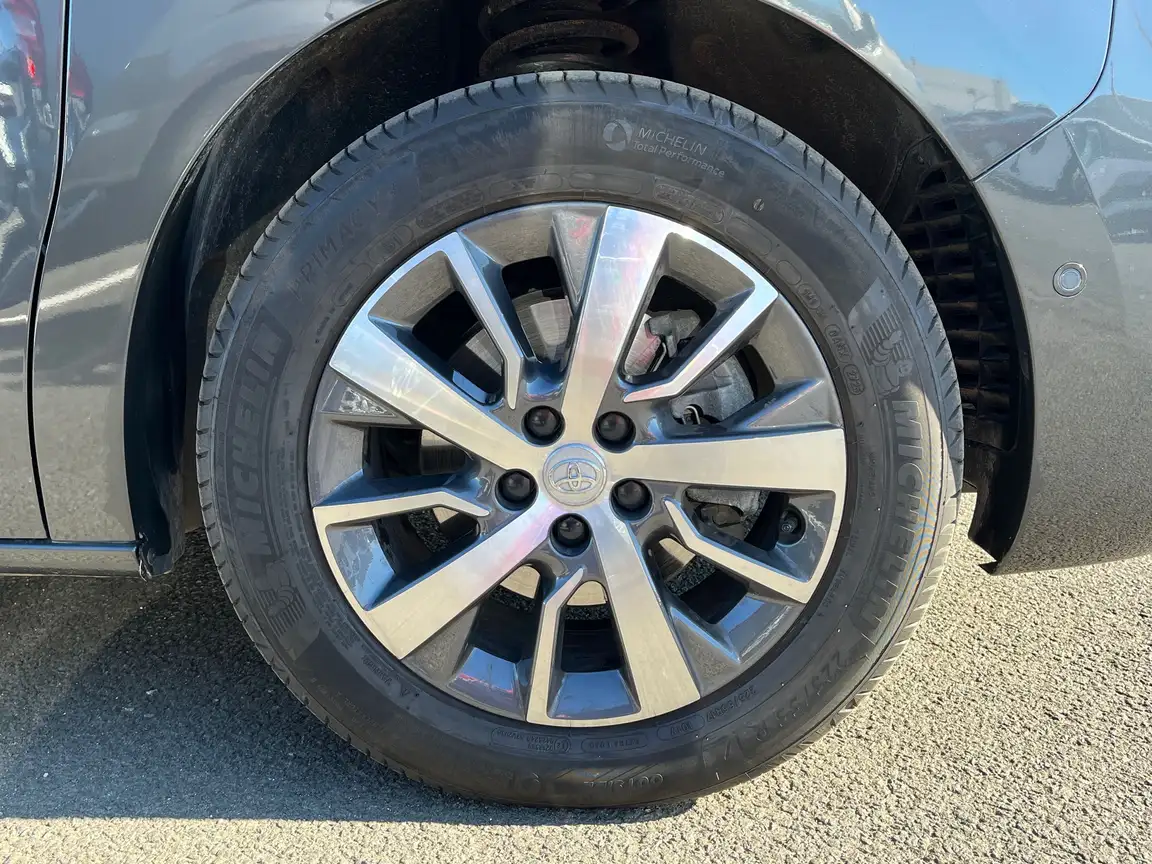 TOYOTA PROACE