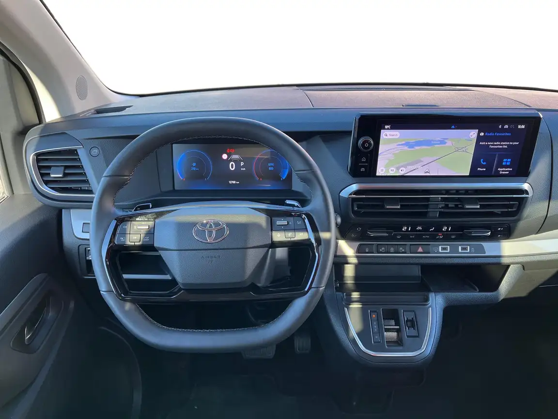 TOYOTA PROACE
