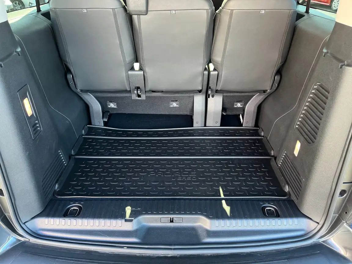 TOYOTA PROACE