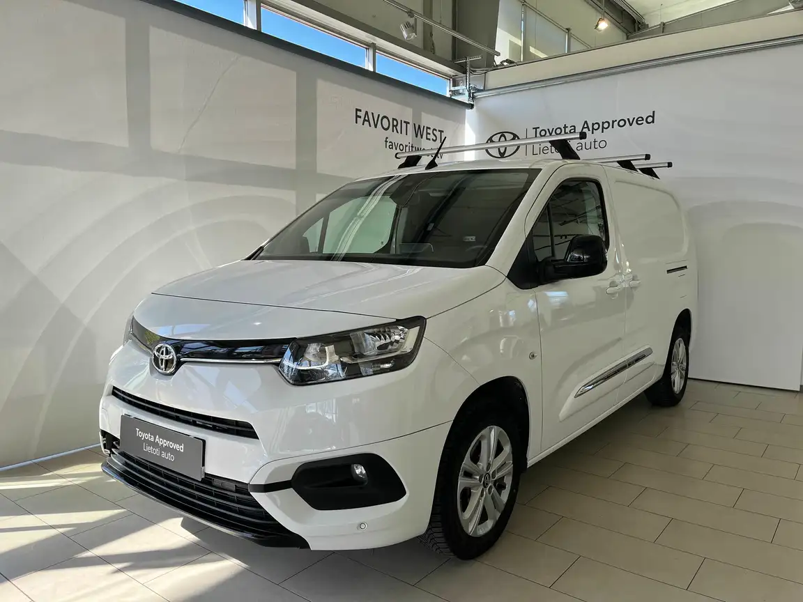 TOYOTA PROACE