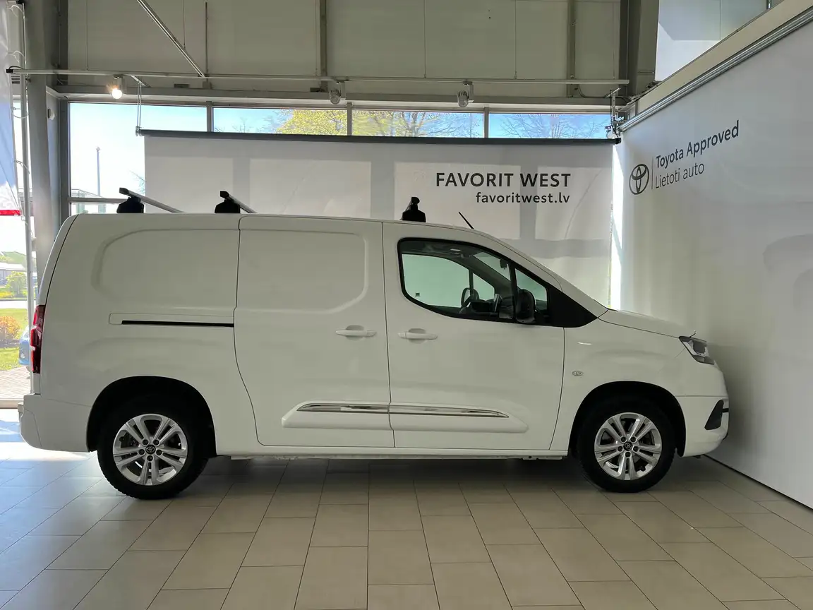 TOYOTA PROACE