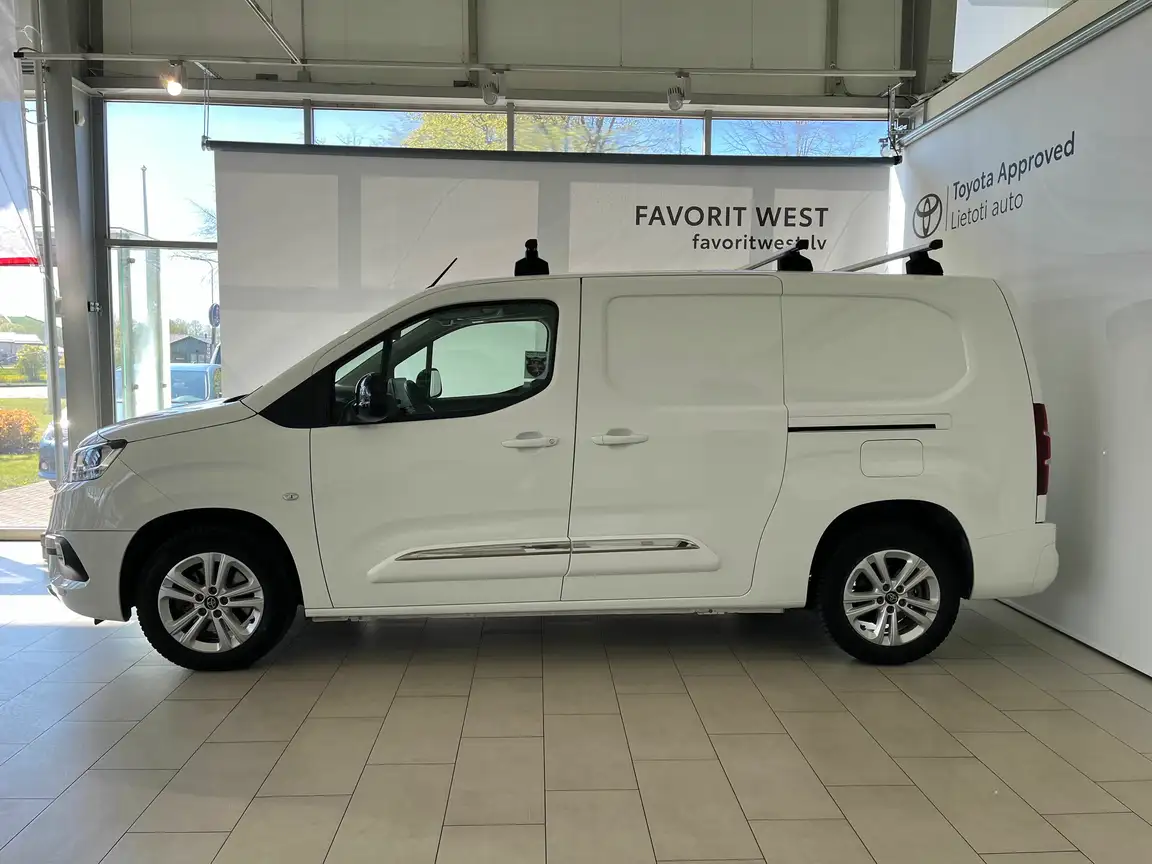 TOYOTA PROACE