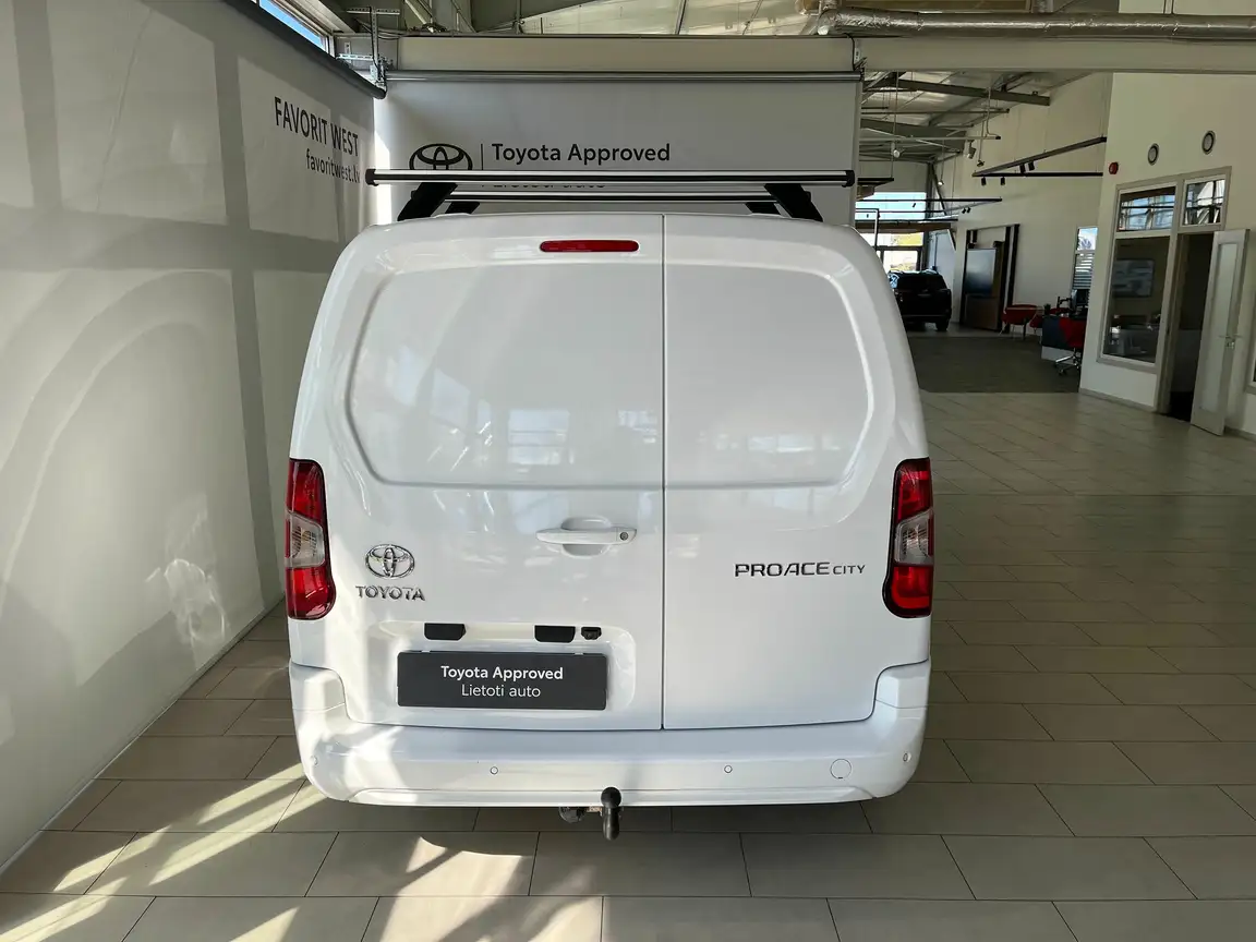 TOYOTA PROACE