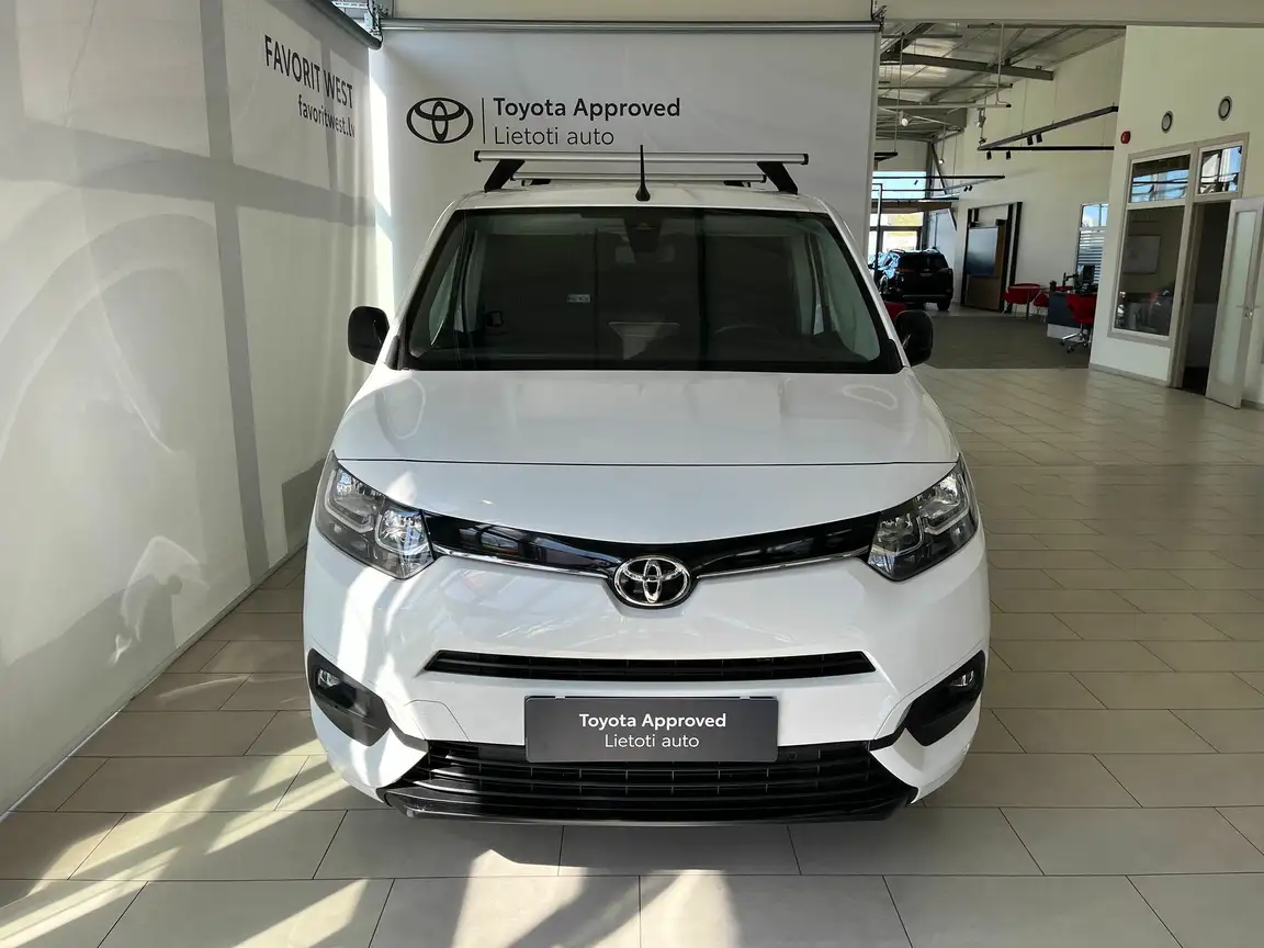TOYOTA PROACE
