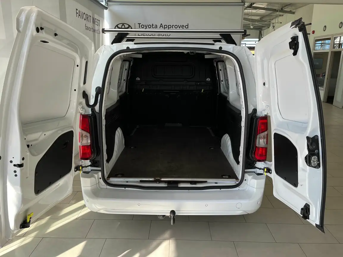 TOYOTA PROACE