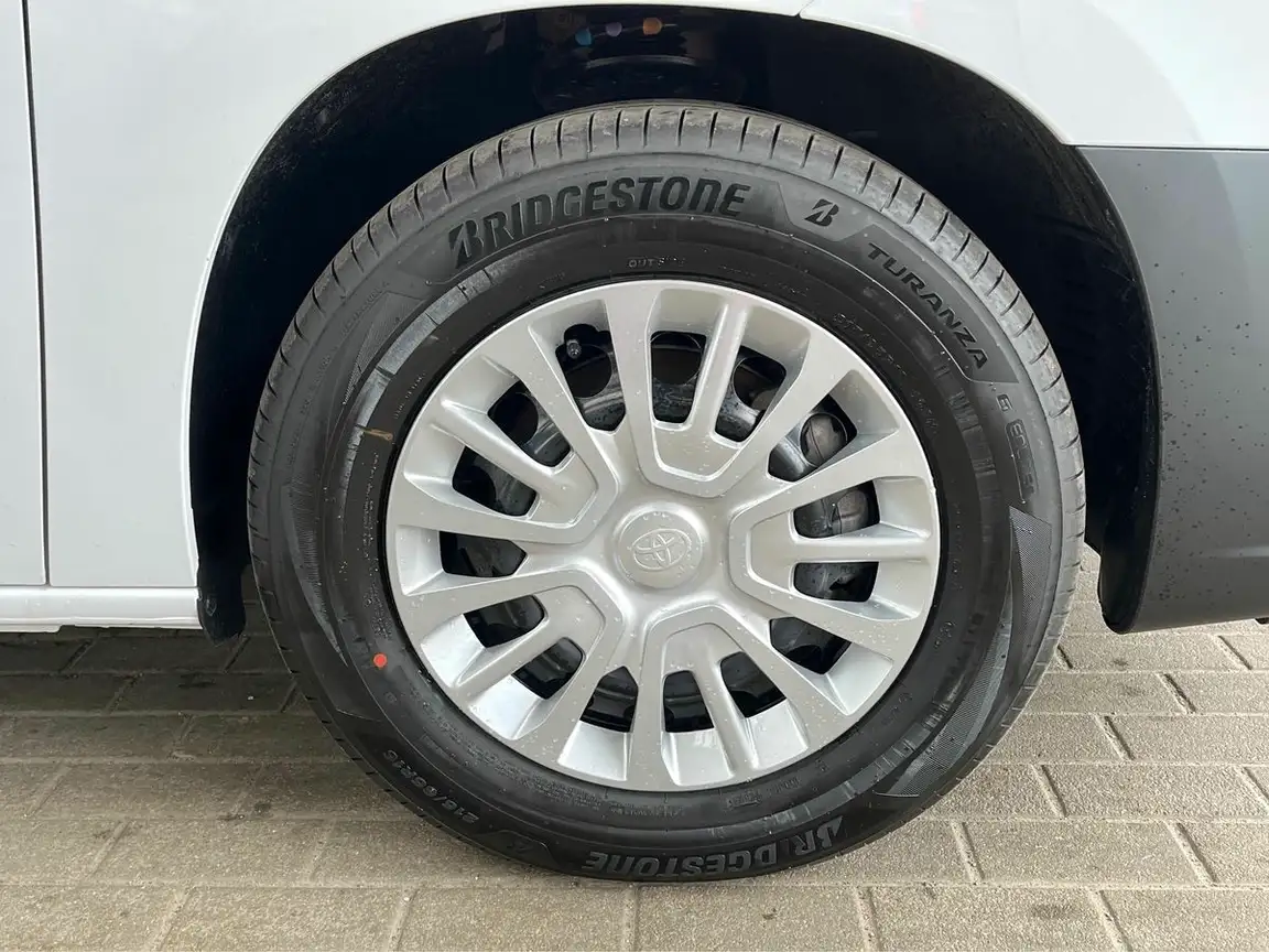 TOYOTA PROACE