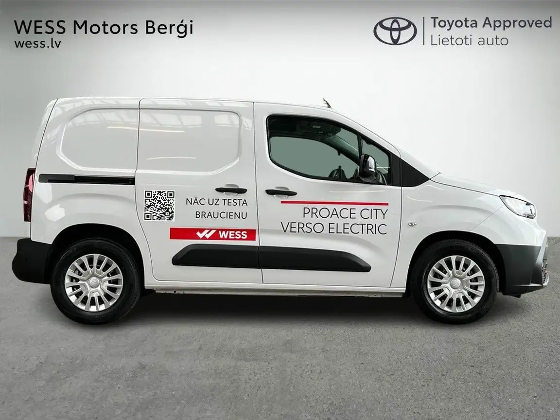 TOYOTA PROACE