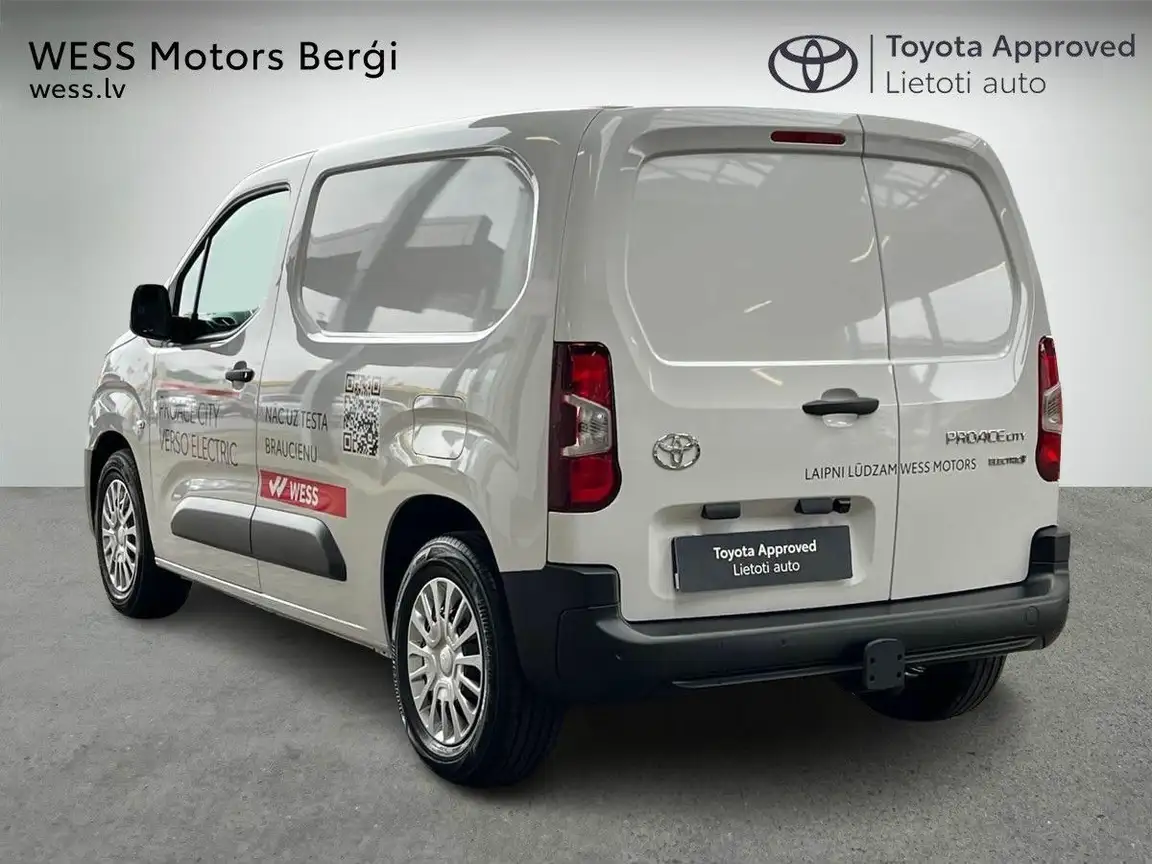 TOYOTA PROACE