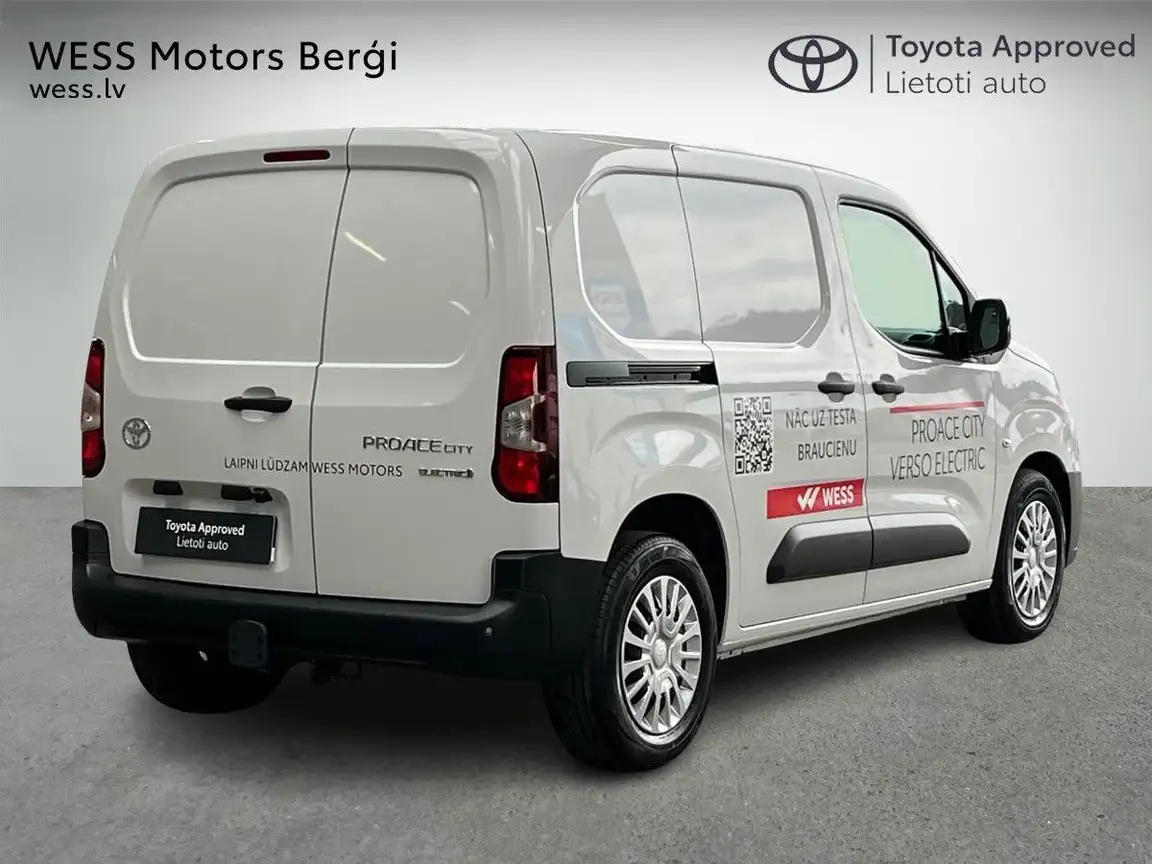 TOYOTA PROACE