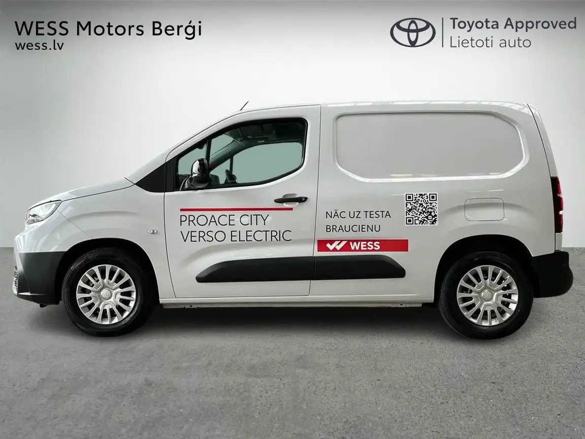 TOYOTA PROACE