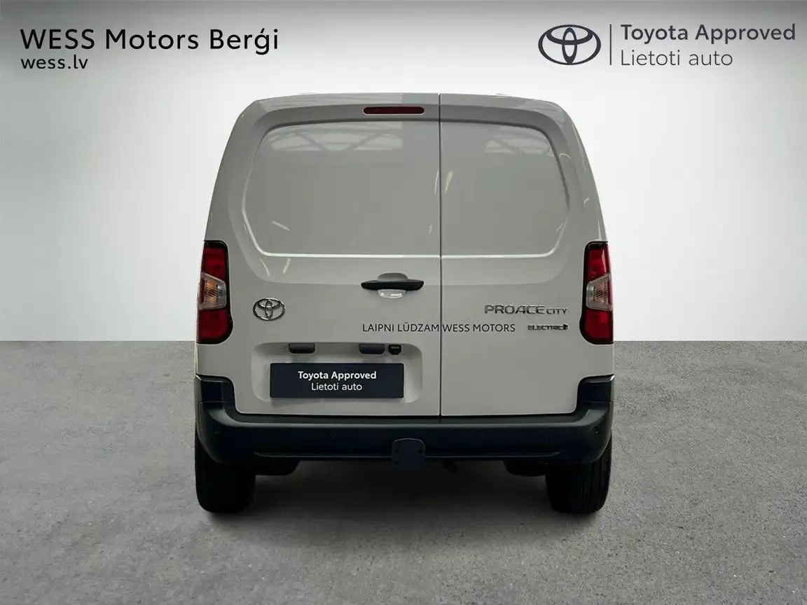 TOYOTA PROACE