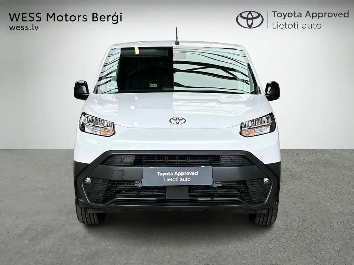 TOYOTA PROACE