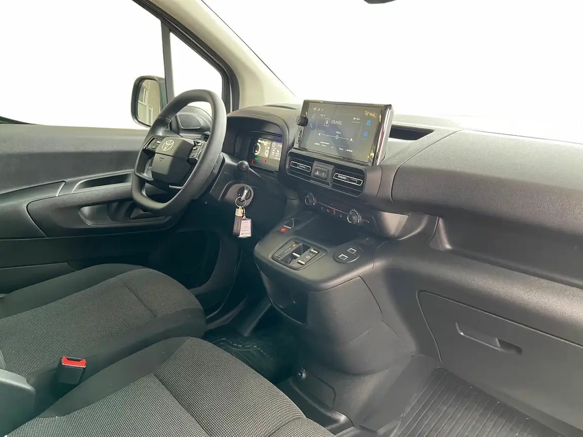 TOYOTA PROACE
