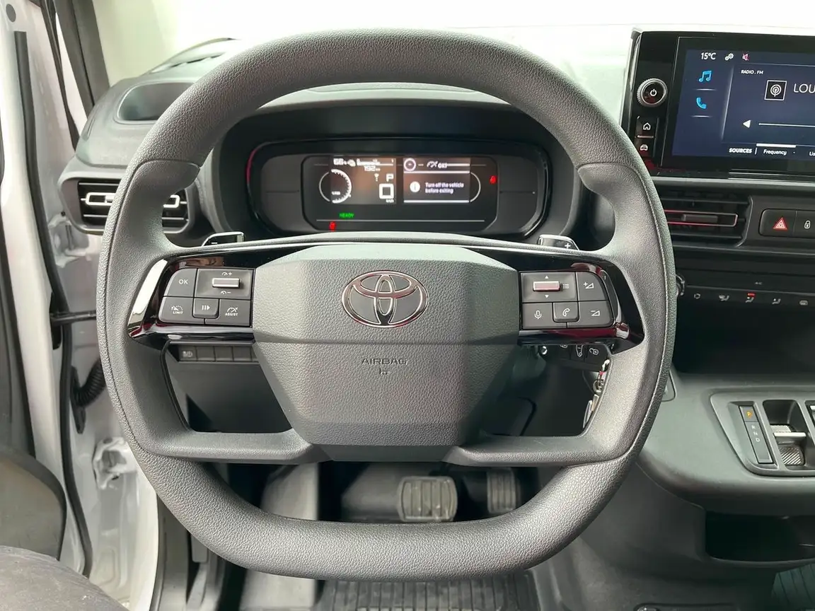 TOYOTA PROACE