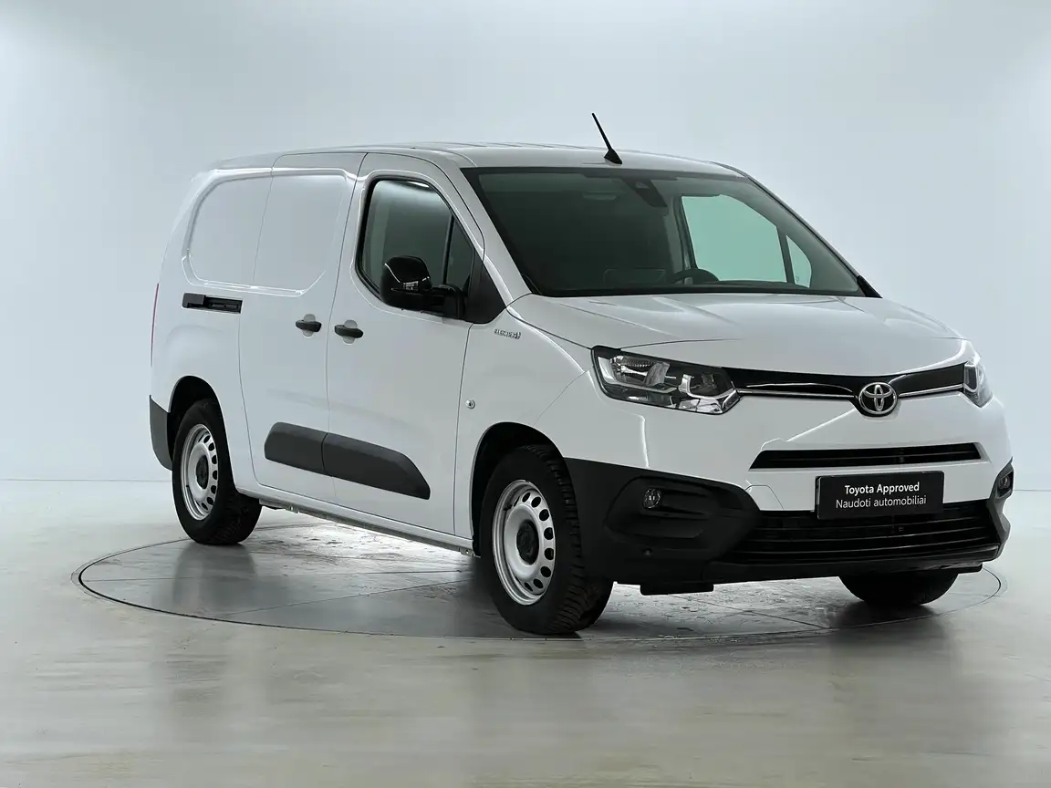 TOYOTA PROACE