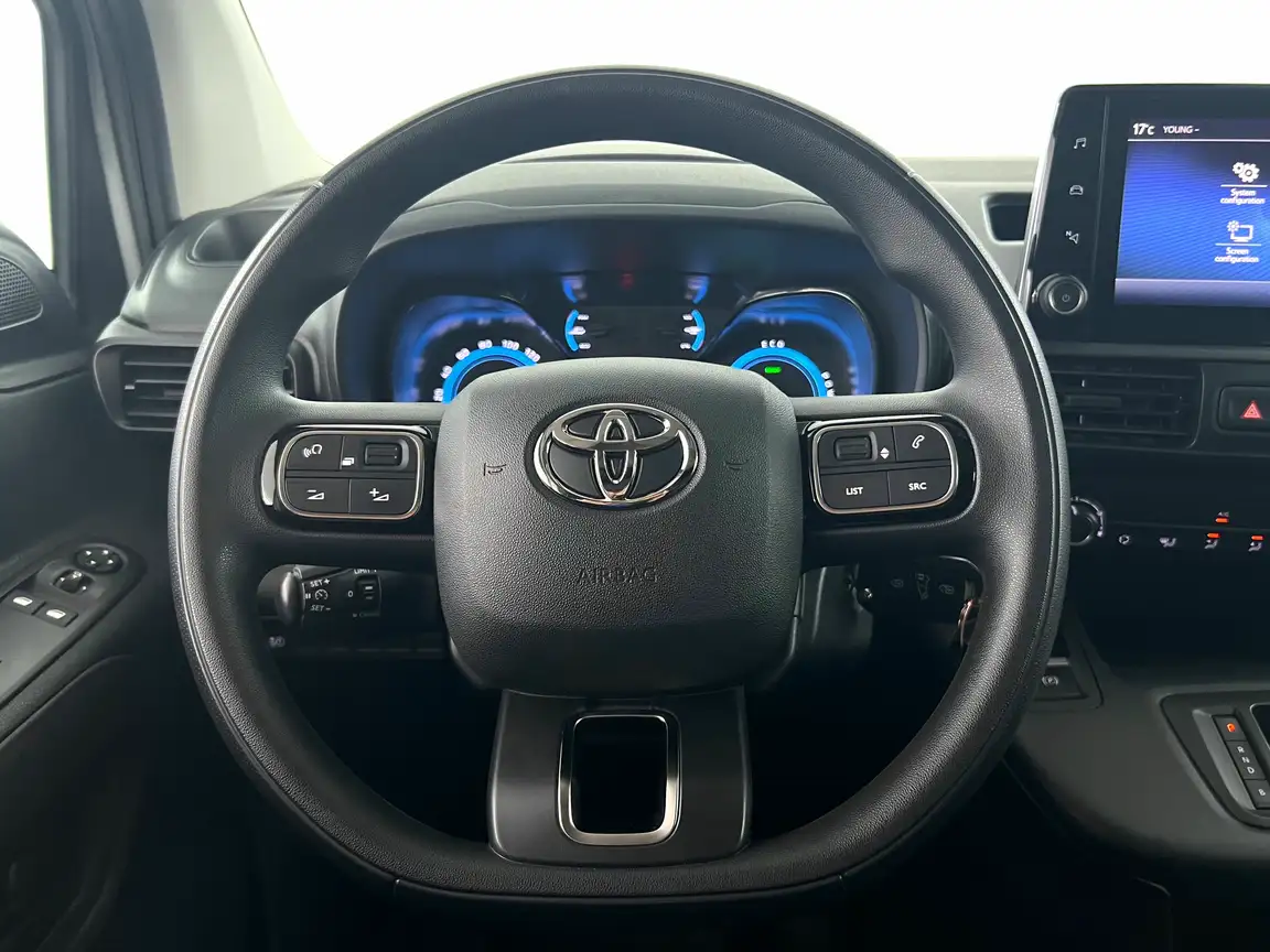 TOYOTA PROACE