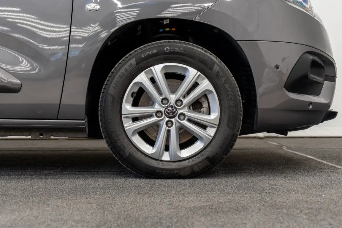 TOYOTA PROACE CITY VERSO