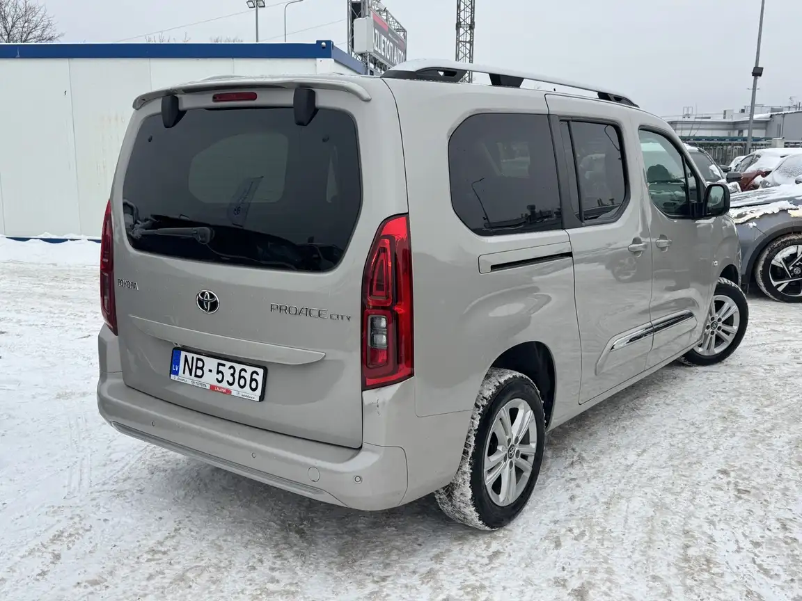 TOYOTA PROACE CITY VERSO