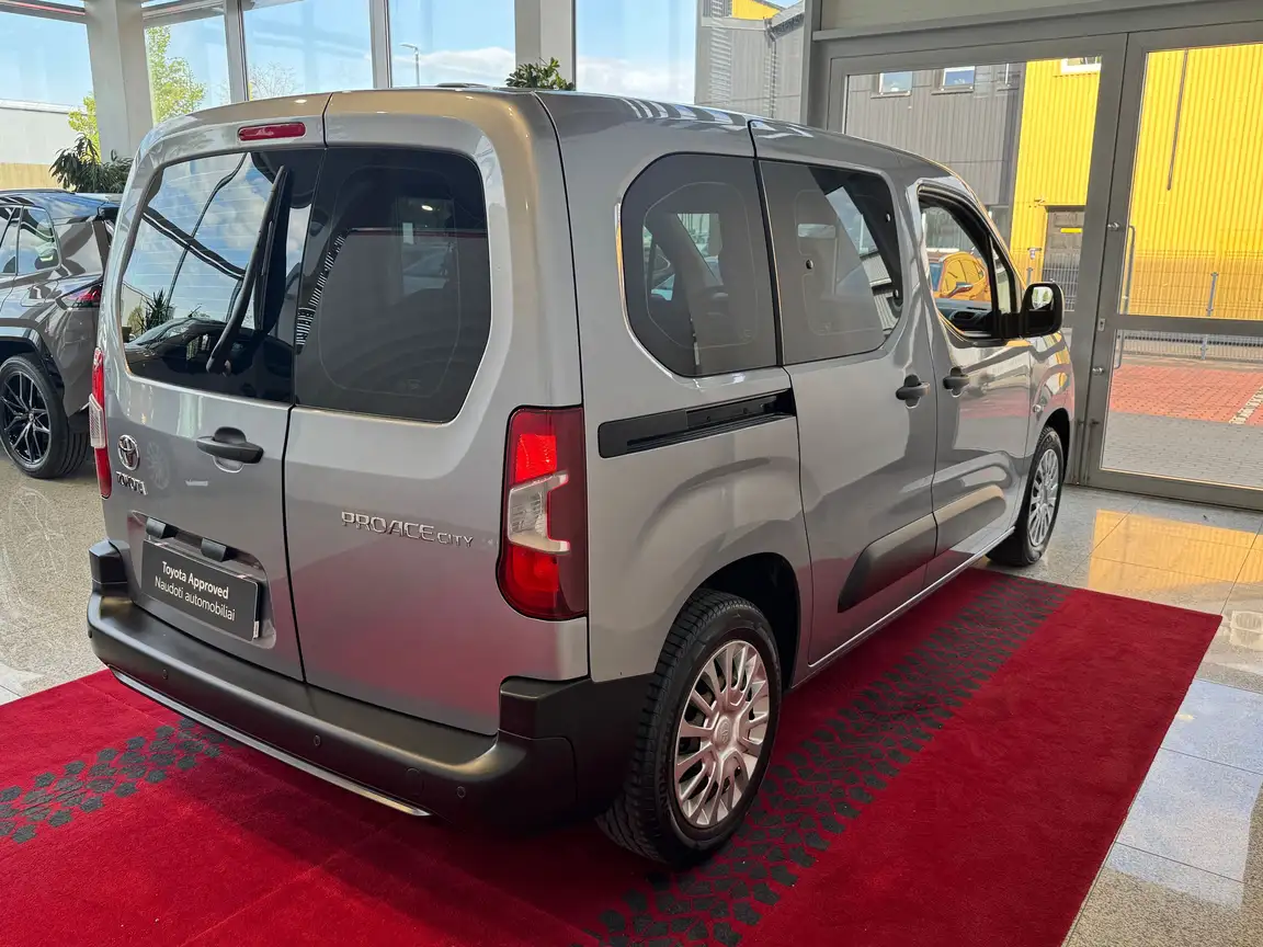 TOYOTA PROACE CITY VERSO