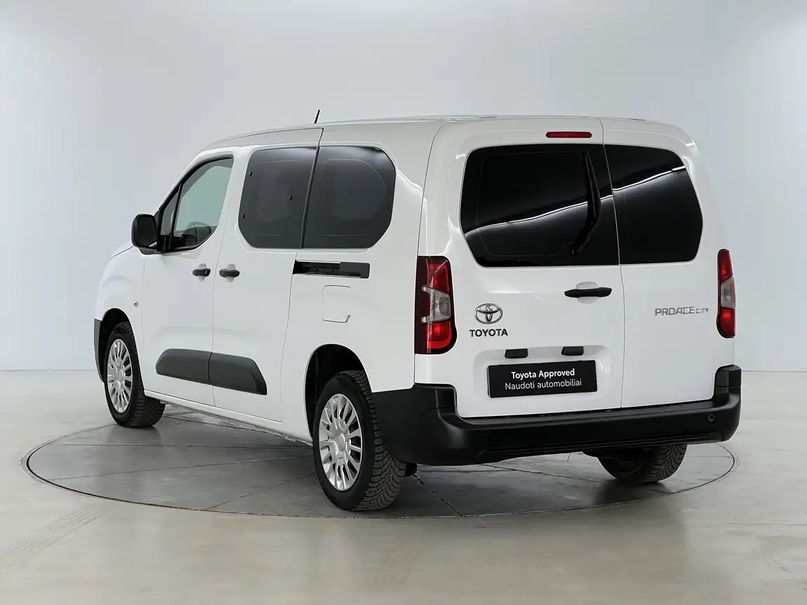 TOYOTA PROACE CITY VERSO