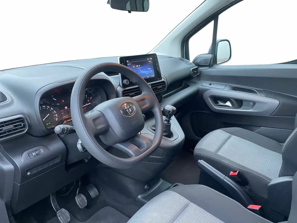 TOYOTA PROACE