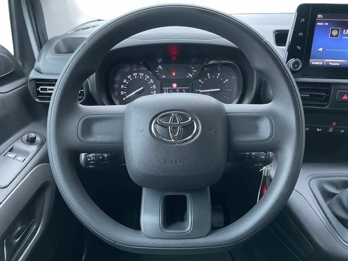 TOYOTA PROACE