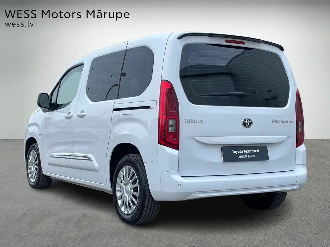 TOYOTA PROACE