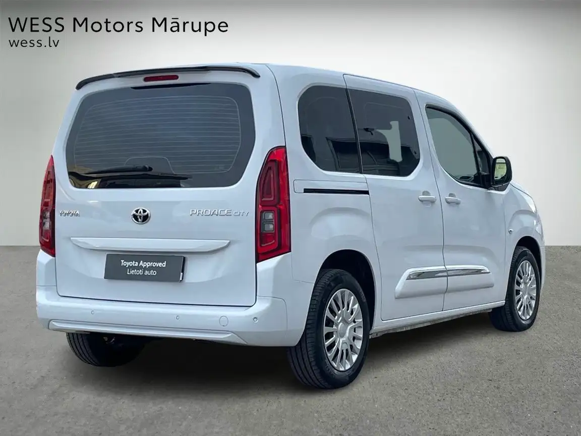 TOYOTA PROACE
