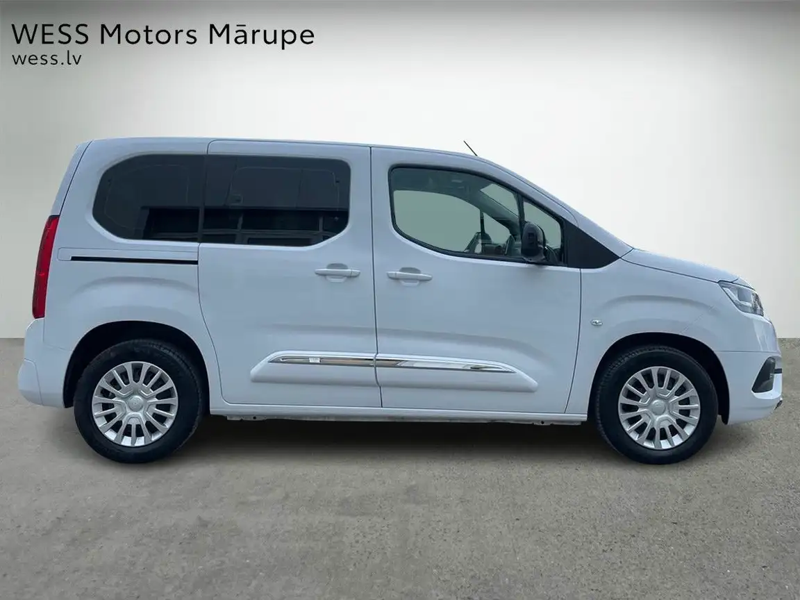 TOYOTA PROACE