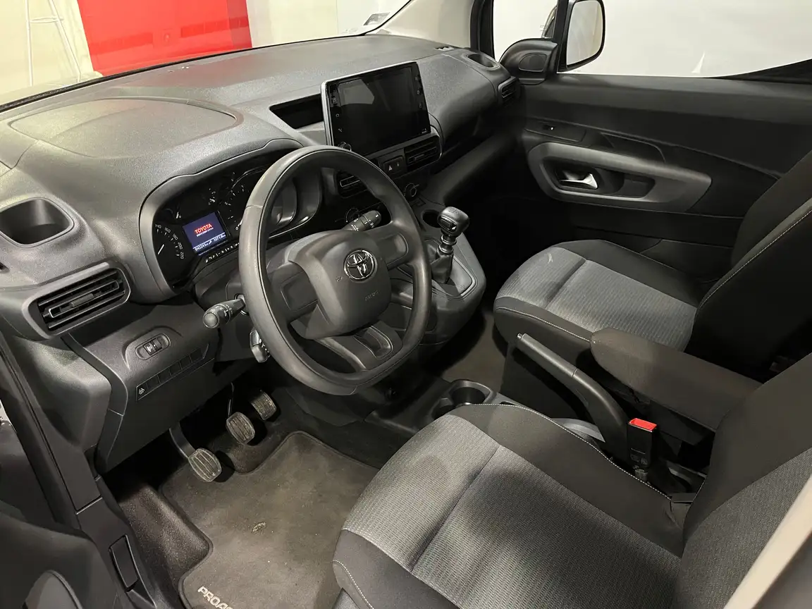 TOYOTA PROACE CITY VERSO