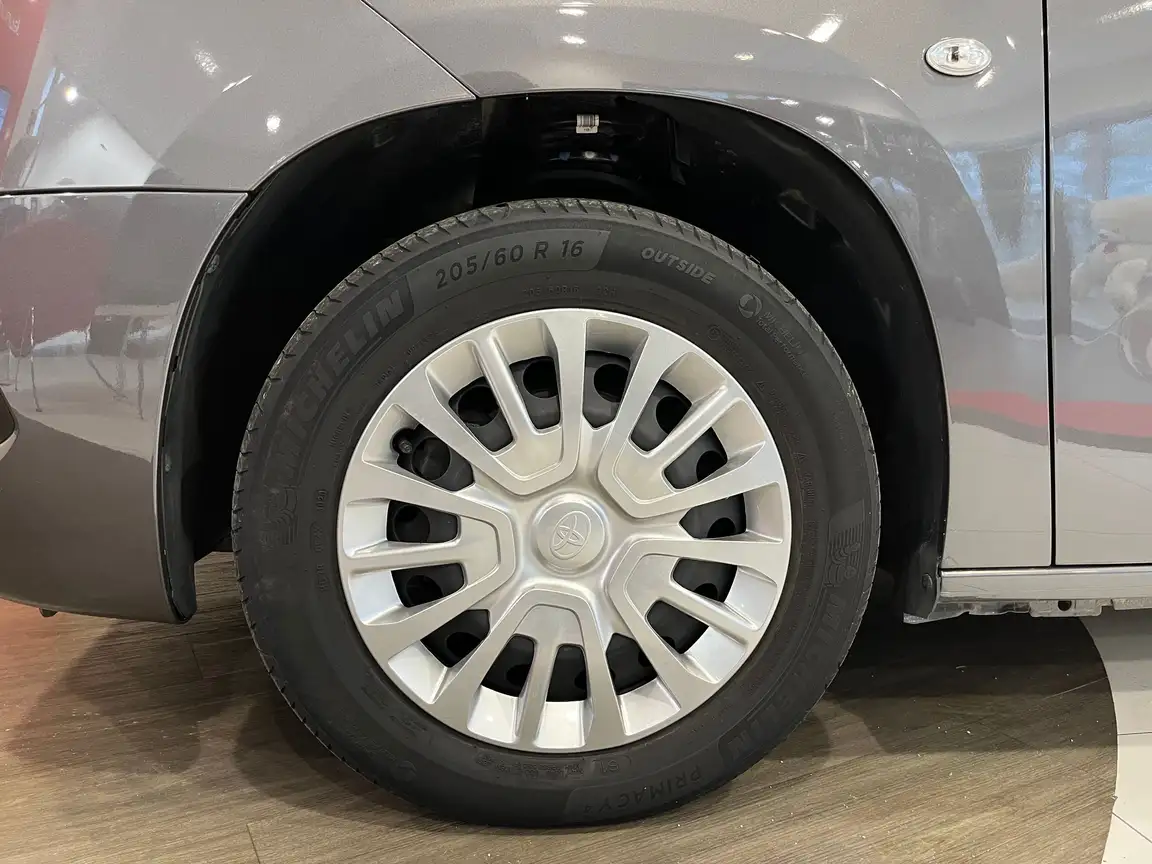 TOYOTA PROACE CITY VERSO