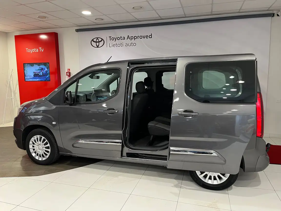 TOYOTA PROACE CITY VERSO