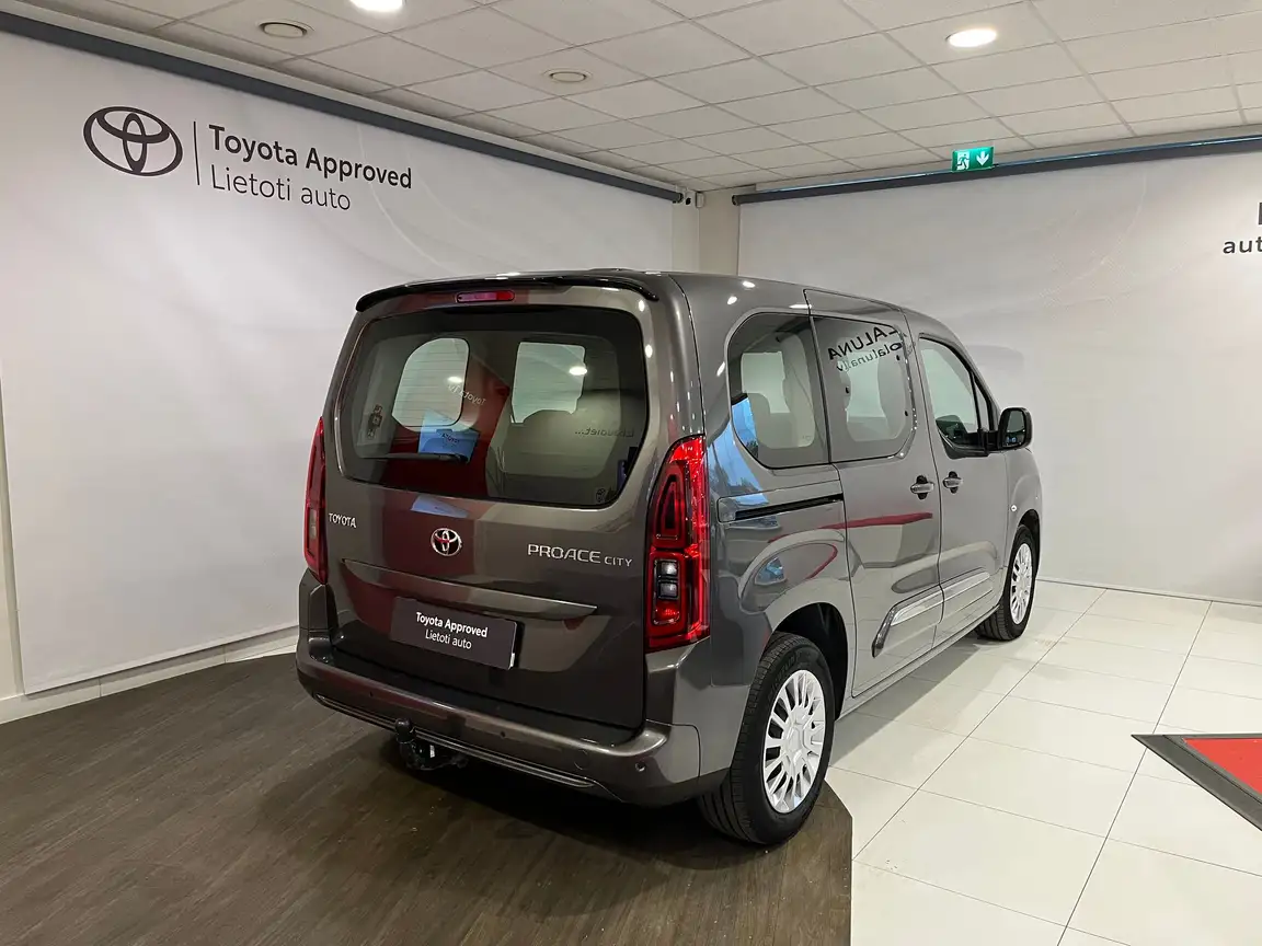 TOYOTA PROACE CITY VERSO