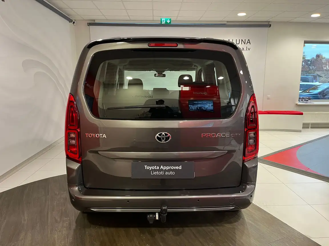 TOYOTA PROACE CITY VERSO