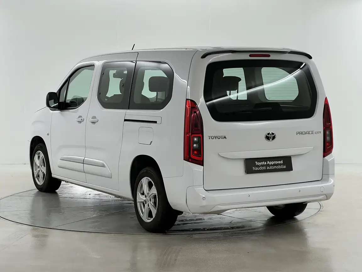 TOYOTA PROACE CITY VERSO