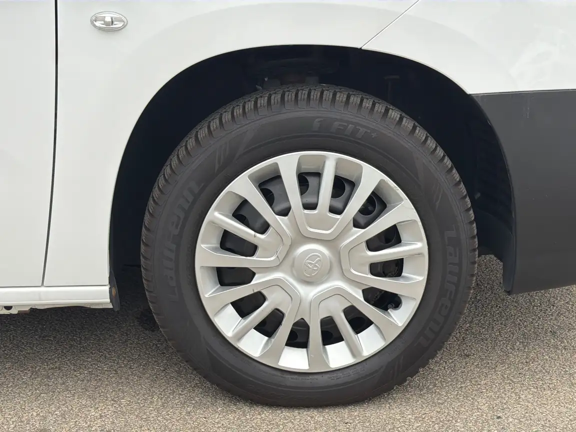 TOYOTA PROACE CITY VERSO