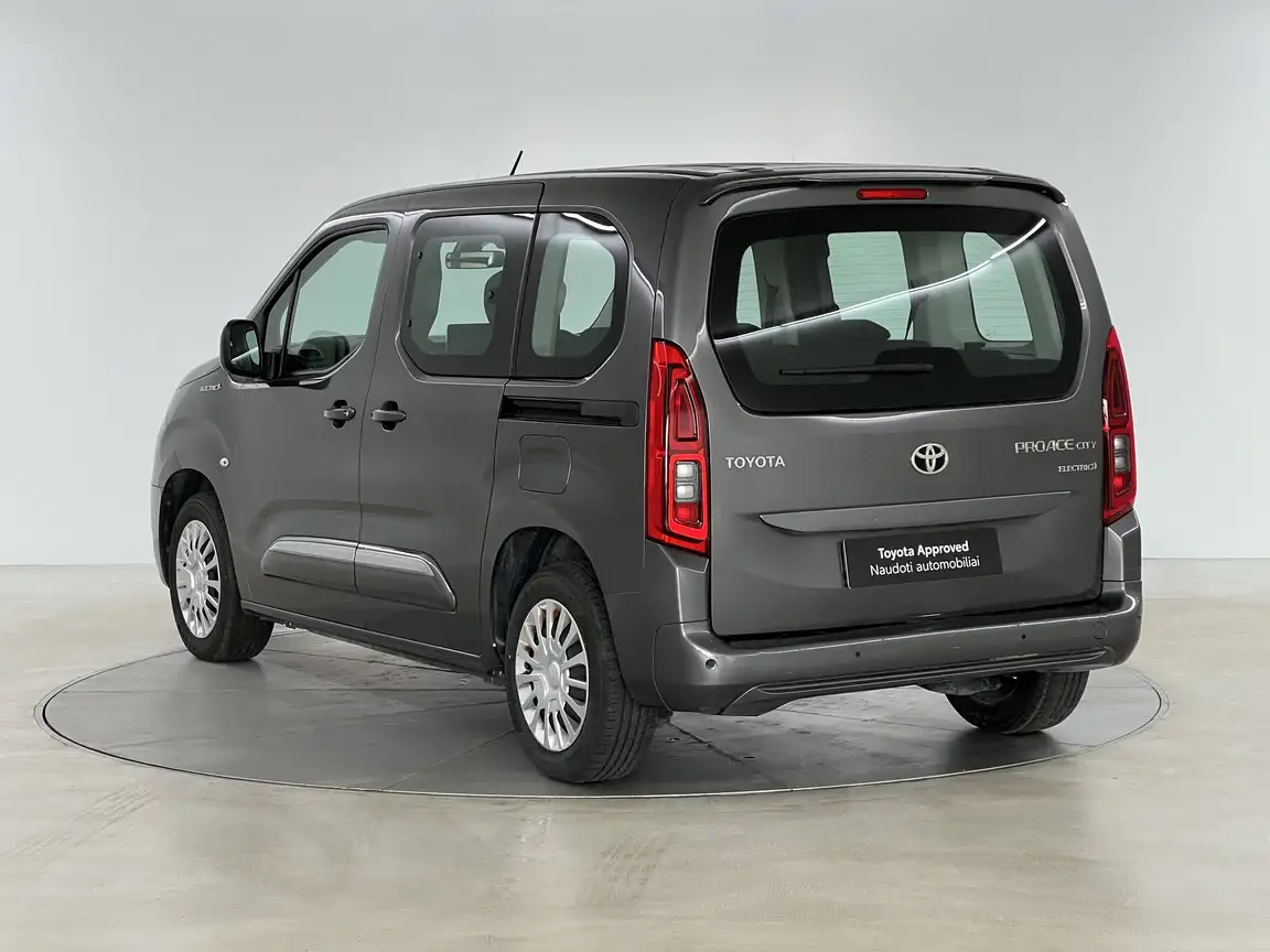 TOYOTA PROACE CITY VERSO
