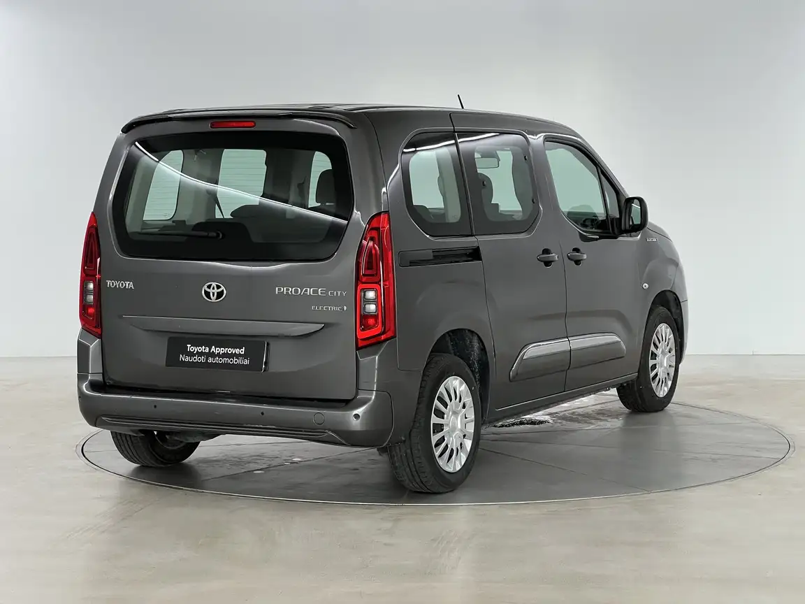 TOYOTA PROACE CITY VERSO